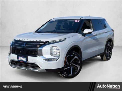 Used 2024 Mitsubishi Outlander SE image 1