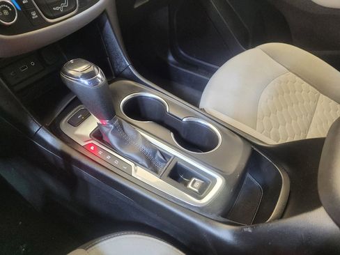 Used 2019 Chevrolet Equinox LS image 26