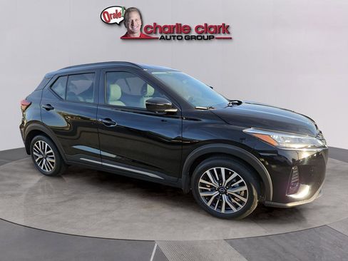 Used 2023 Nissan Kicks SR w/ SR Premium Package image 8