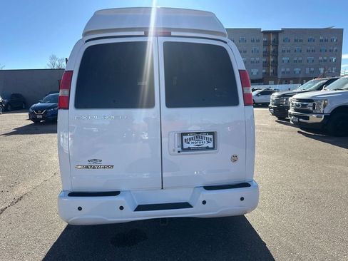 Used 2016 Chevrolet Express 2500 image 5