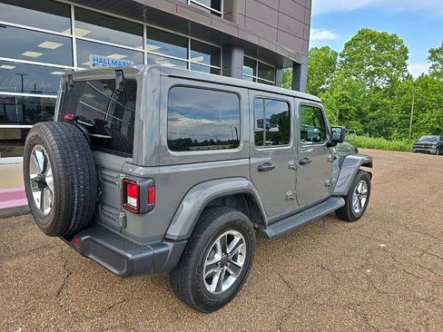Used 2021 Jeep Wrangler Unlimited Sahara AWD/4WD image 3