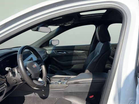 Used 2022 Cadillac CT5 Sport w/ Technology Package image 12