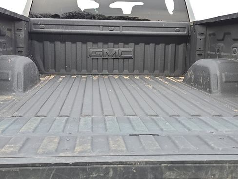 Used 2024 GMC Sierra 1500 Elevation image 11