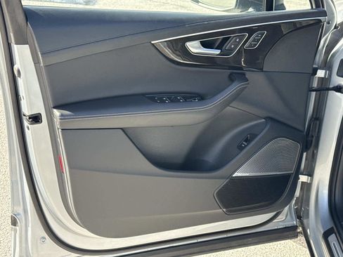 Used 2025 Audi Q7 3.0T Prestige w/ Prestige Package image 26