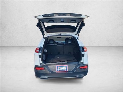 Used 2016 Jeep Cherokee Limited w/ Luxury Group image 7