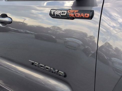 Used 2021 Toyota Tacoma TRD Off-Road w/ TRD Premium Off Road Package image 14