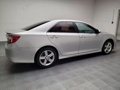 Used 2014 Toyota Camry SE image 10