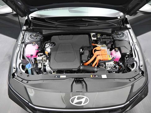 New 2026 Hyundai Elantra Hybrid FWD image 24