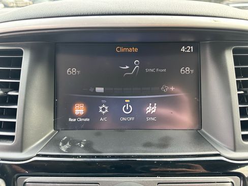 Used 2019 Nissan Pathfinder SV image 48