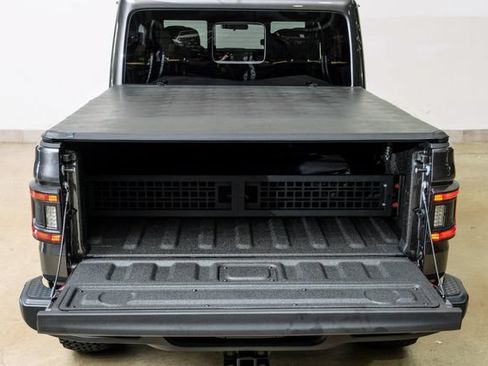 Used 2025 Jeep Gladiator Sport AWD/4WD image 40