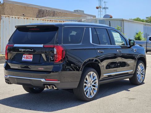 New 2026 GMC Yukon Denali w/ Denali Reserve Package AWD/4WD image 3
