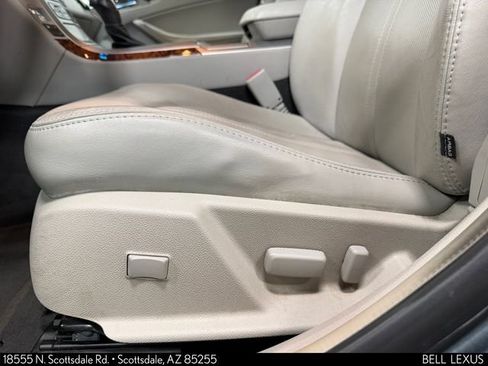 Used 2011 Cadillac CTS Luxury RWD image 19