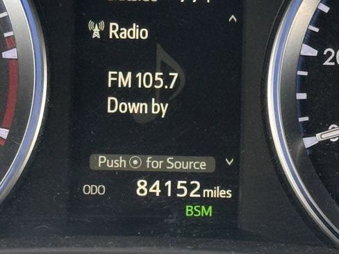 Used 2017 Toyota Highlander SE w/ Carpet Mat Package image 15