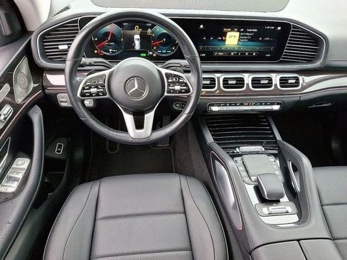 Used 2023 Mercedes-Benz GLS 450 4MATIC image 11