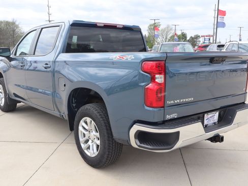 Used 2024 Chevrolet Silverado 1500 LT AWD/4WD image 8