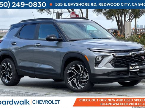 Used 2025 Chevrolet TrailBlazer RS w/ Driver Confidence Package FWD image 1
