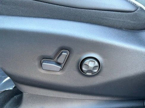 New 2026 Chrysler Pacifica Limited FWD image 13