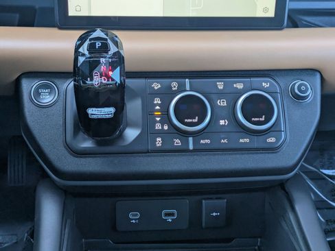 Certified 2024 Land Rover Defender 110 X-Dynamic SE image 22