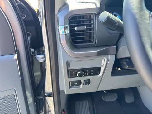 Used 2025 Ford F150 Lightning XLT AWD/4WD image 16