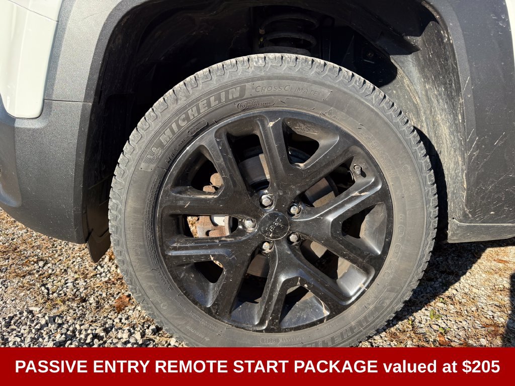 Used 2017 Jeep Renegade Altitude AWD/4WD image 10