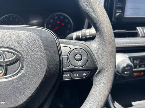 Used 2019 Toyota RAV4 XLE w/ Convenience Package FWD image 20
