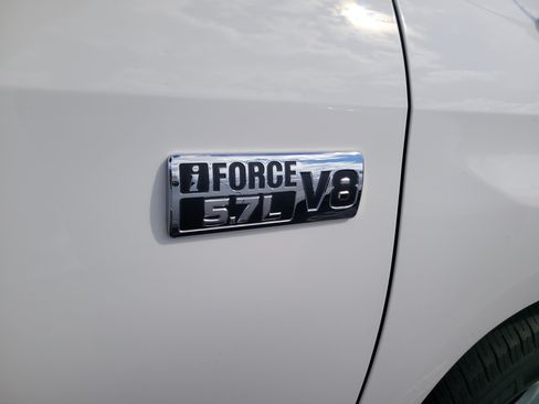 Used 2016 Toyota Tundra SR5 w/ SR5 Upgrade Package RWD image 10