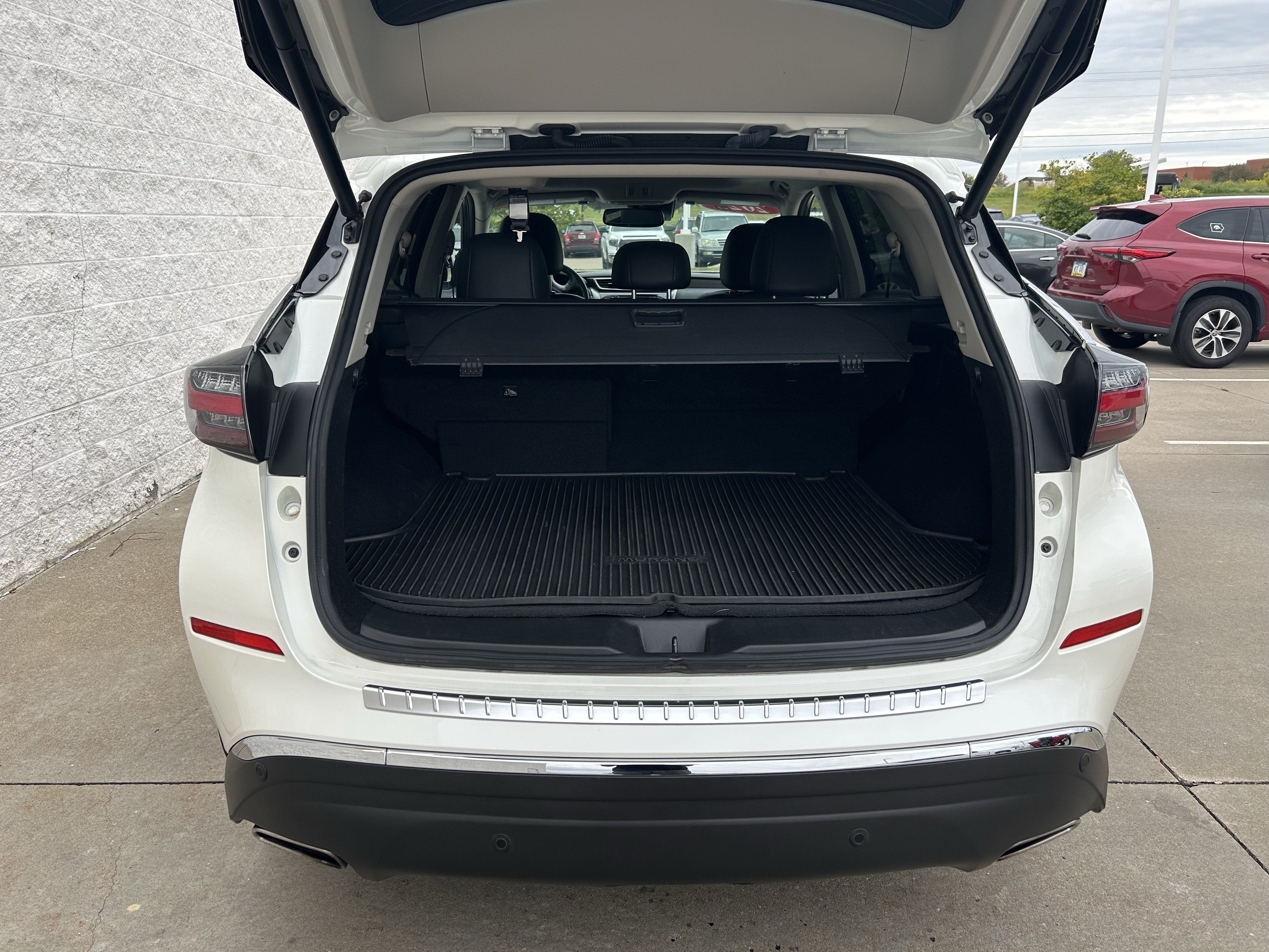 Used 2023 Nissan Murano Platinum w/ Cargo Package AWD/4WD image 12