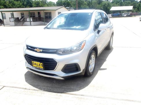 Used 2020 Chevrolet Trax LS w/ Tint and Cruise Package FWD image 2