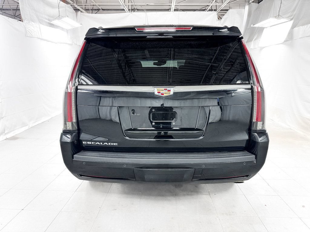 Used 2015 Cadillac Escalade Premium AWD/4WD image 4