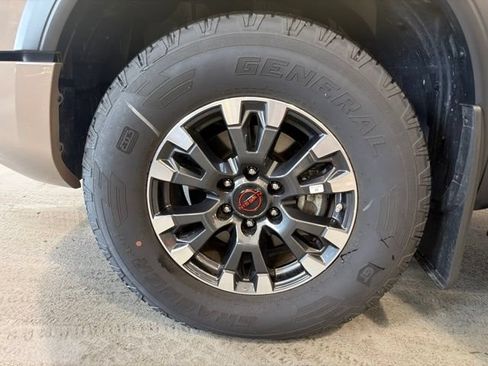 Used 2024 Nissan Titan PRO-4X w/ Pro-4x Convenience Package AWD/4WD image 30