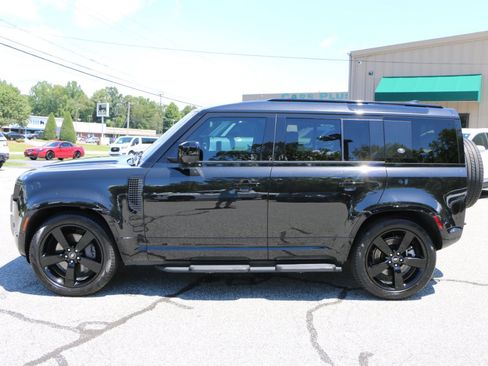 Used 2022 Land Rover Defender 110 X-Dynamic HSE AWD/4WD image 2