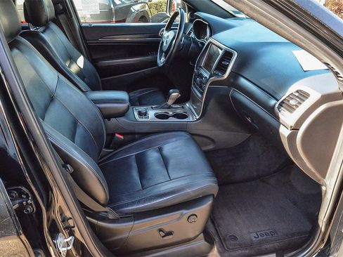 Used 2017 Jeep Grand Cherokee Limited w/ Trailer Tow Group IV image 11