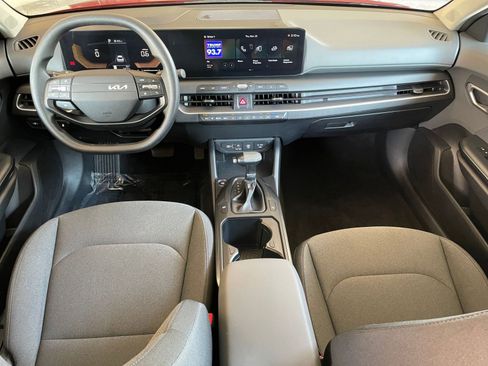 Used 2025 Kia K4 LXS image 32