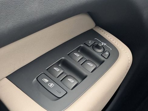 New 2026 Volvo XC60 B5 Plus w/ Protection Package Premier image 29