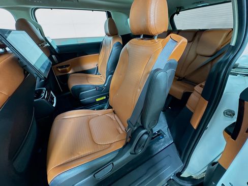 Used 2024 Kia Carnival SX Prestige FWD image 25