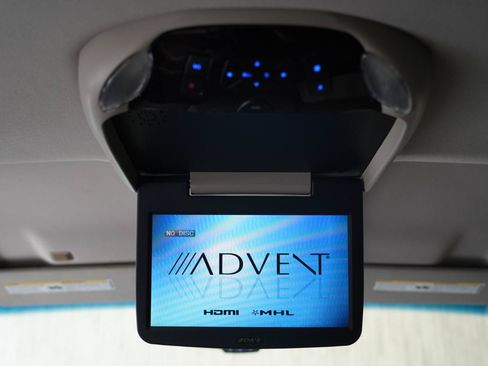 Used 2015 Chevrolet Suburban LT w/ Luxury Package RWD image 34