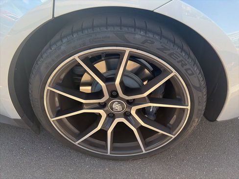 Used 2024 Porsche Taycan image 8