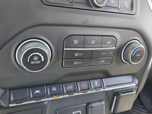 Certified 2024 Chevrolet Silverado 1500 Custom w/ Turbomax Blackout Package AWD/4WD image 20