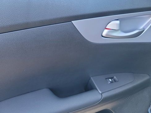 Used 2024 Kia Forte LXS w/ LXS Technology Package image 8