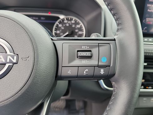 Used 2023 Nissan Rogue SV w/ SV Premium B Package FWD image 22