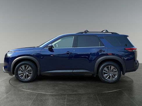 Used 2024 Nissan Pathfinder SV w/ Lighting Package (N92) AWD/4WD image 5
