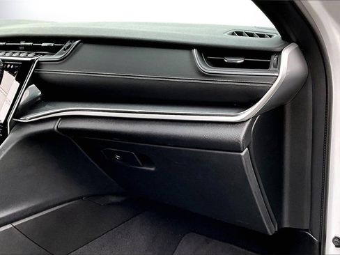 Used 2021 Jeep Grand Cherokee L Laredo image 19