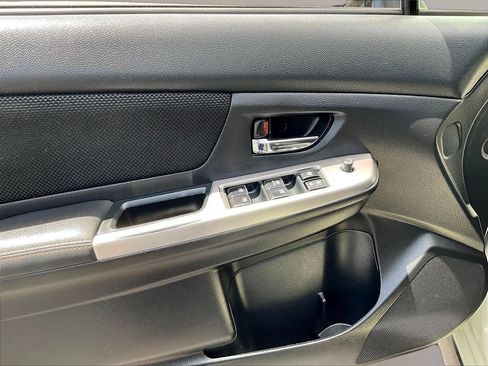 Used 2016 Subaru Crosstrek 2.0i Premium w/ Moonroof Package AWD/4WD image 16