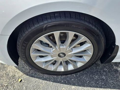 Used 2015 Hyundai Sonata Limited w/ Option Group 05 image 8