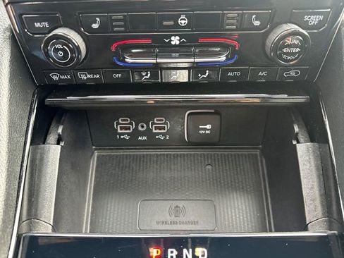 Used 2023 Jeep Grand Cherokee L Laredo image 36