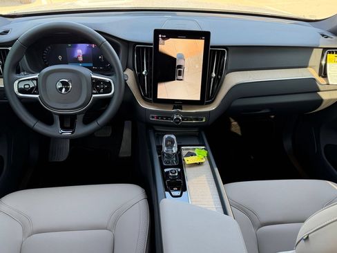 New 2027 Volvo XC60 B5 Plus AWD/4WD image 7