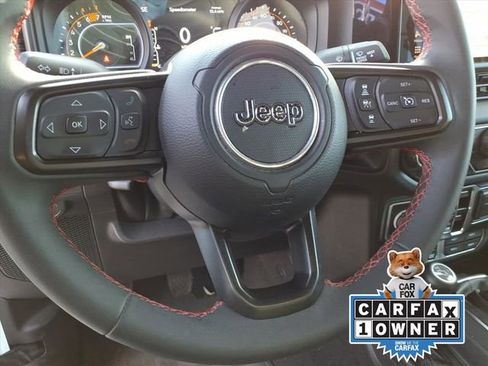 Used 2024 Jeep Wrangler Unlimited Rubicon image 14