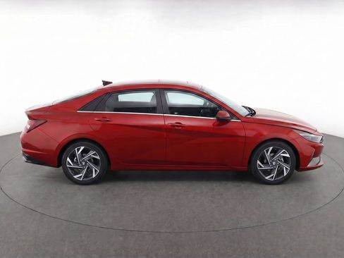 Used 2025 Hyundai Elantra Limited FWD image 8