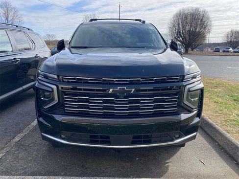 Used 2026 Chevrolet Suburban High Country image 7