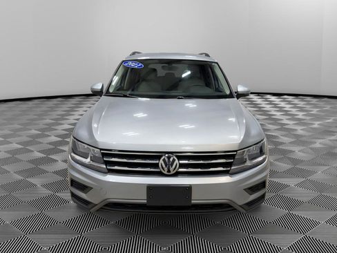 Used 2021 Volkswagen Tiguan SE AWD/4WD image 2